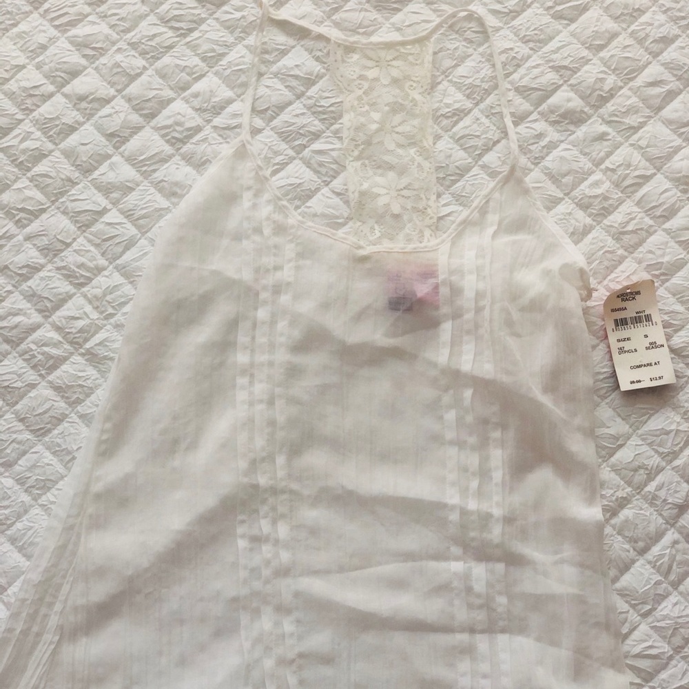 “Love on a Hanger” small White camisole/top NWT